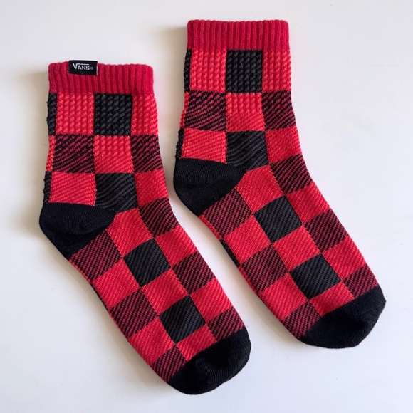 NWOT 2 Pairs Vans Half Crew Ankle Socks Peek a Check Black Plaid Red Womens OS - Picture 2 of 3